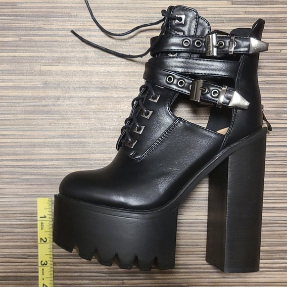 Platform LA Moda Booties - Picture 3 of 6